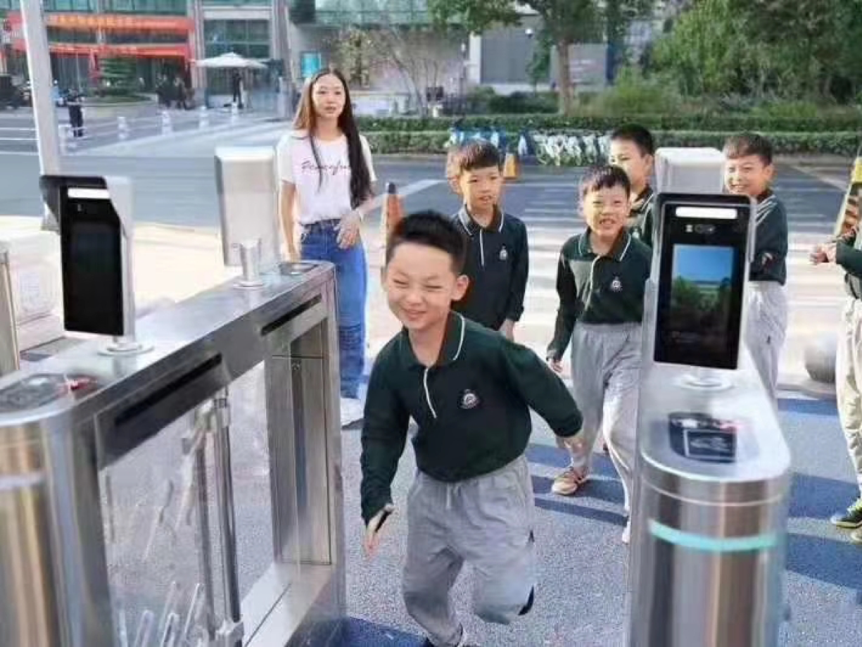 鱼台县一中学
